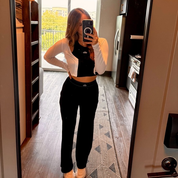 Meet your Posher, Stephanie - Picture 1 of 1